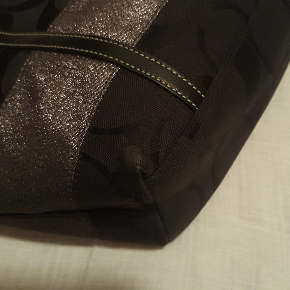 ๐ฟCOACH Signature Silver Stripe Legacy Canvas Tote๐ฟ - Picture 7 of 13